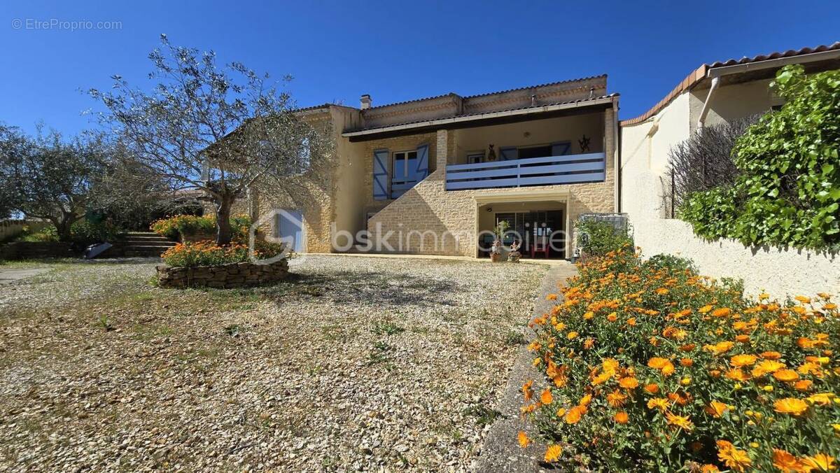 Maison à SABRAN