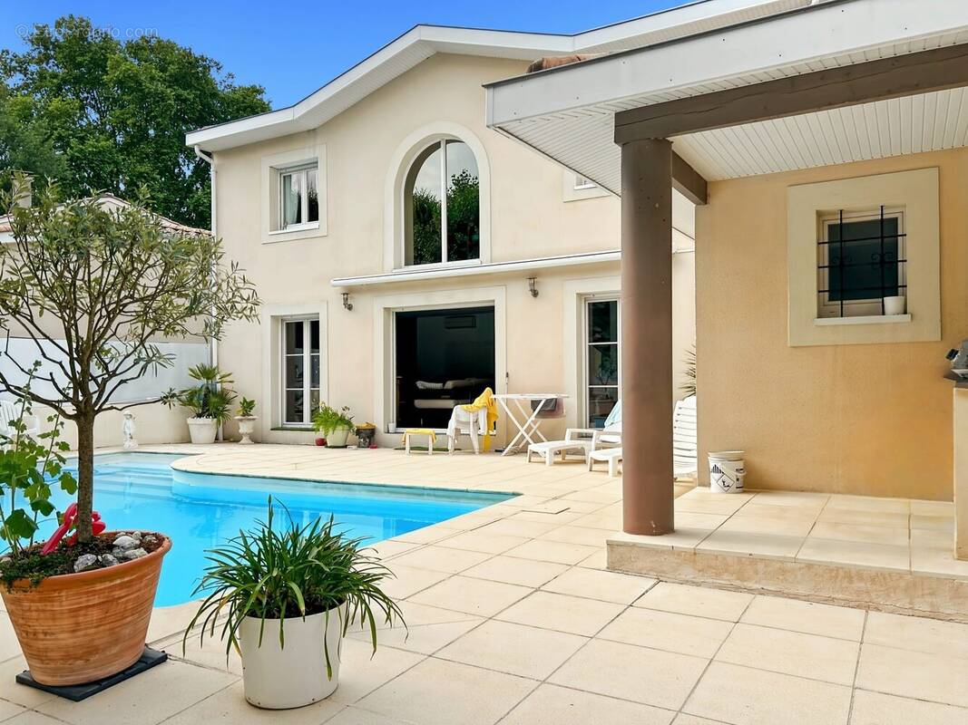 Maison à MERIGNAC