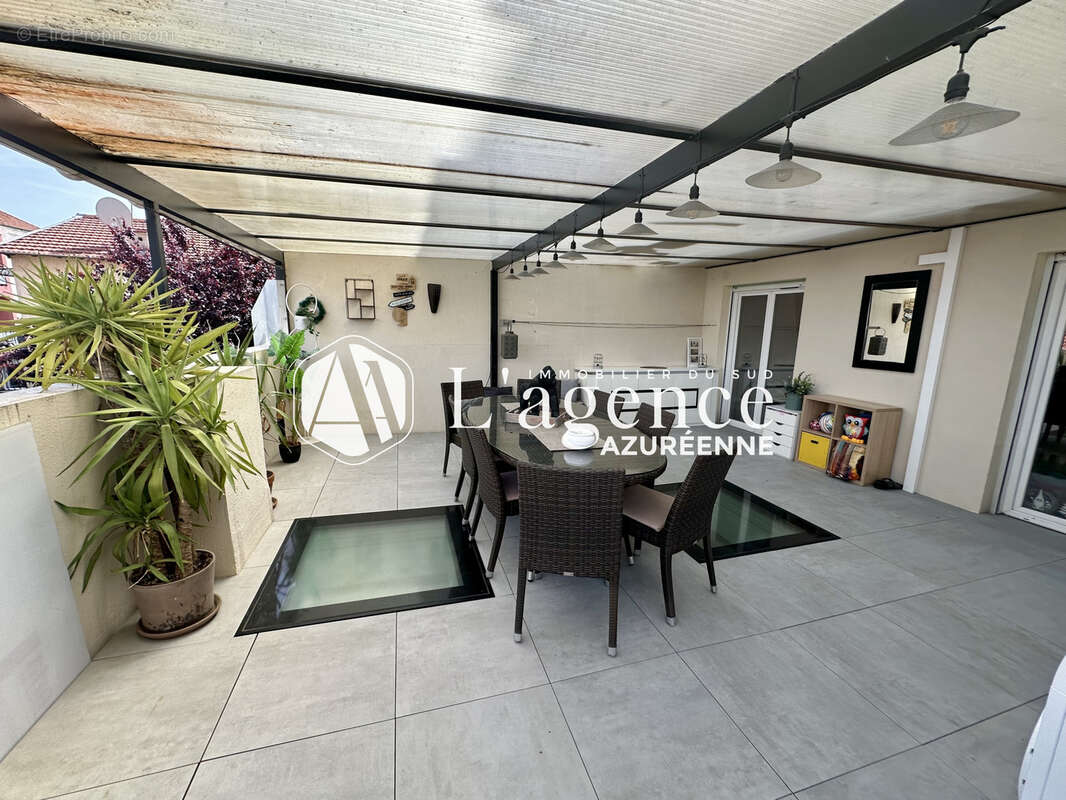 Appartement à SAINT-LAURENT-DU-VAR