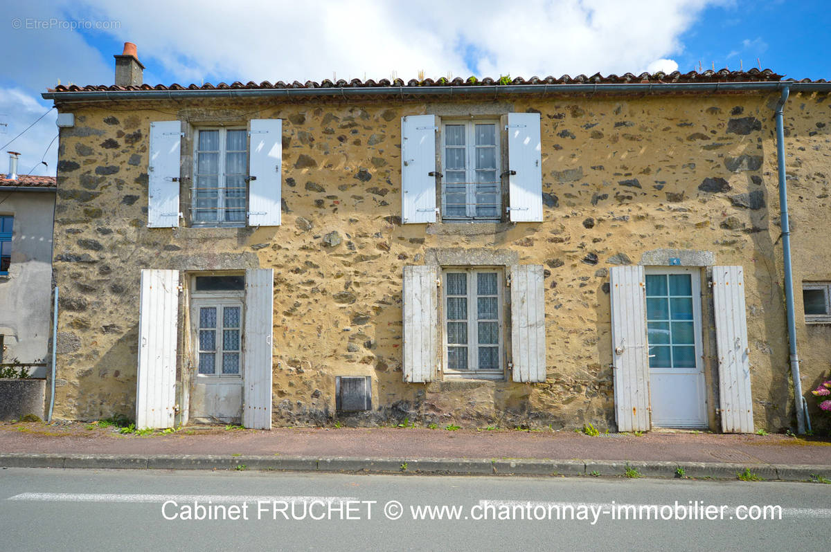 Maison à POUZAUGES