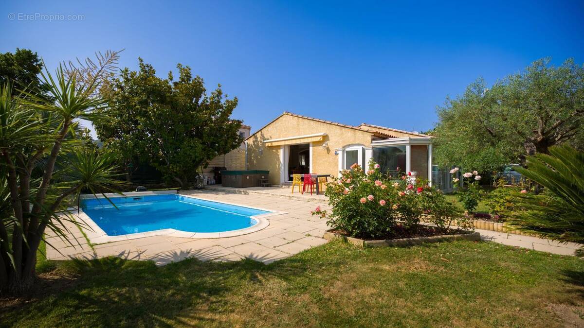 Maison à VILLENEUVE