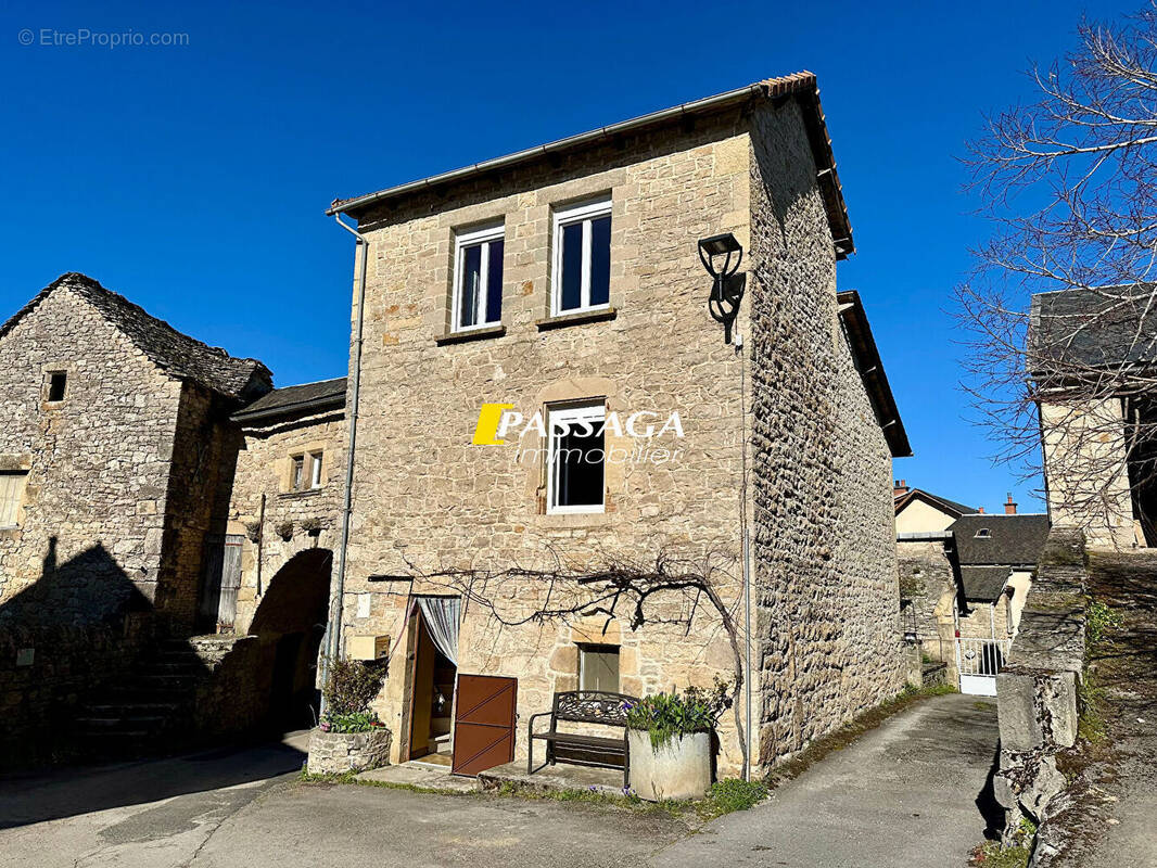 Maison à SEVERAC-LE-CHATEAU