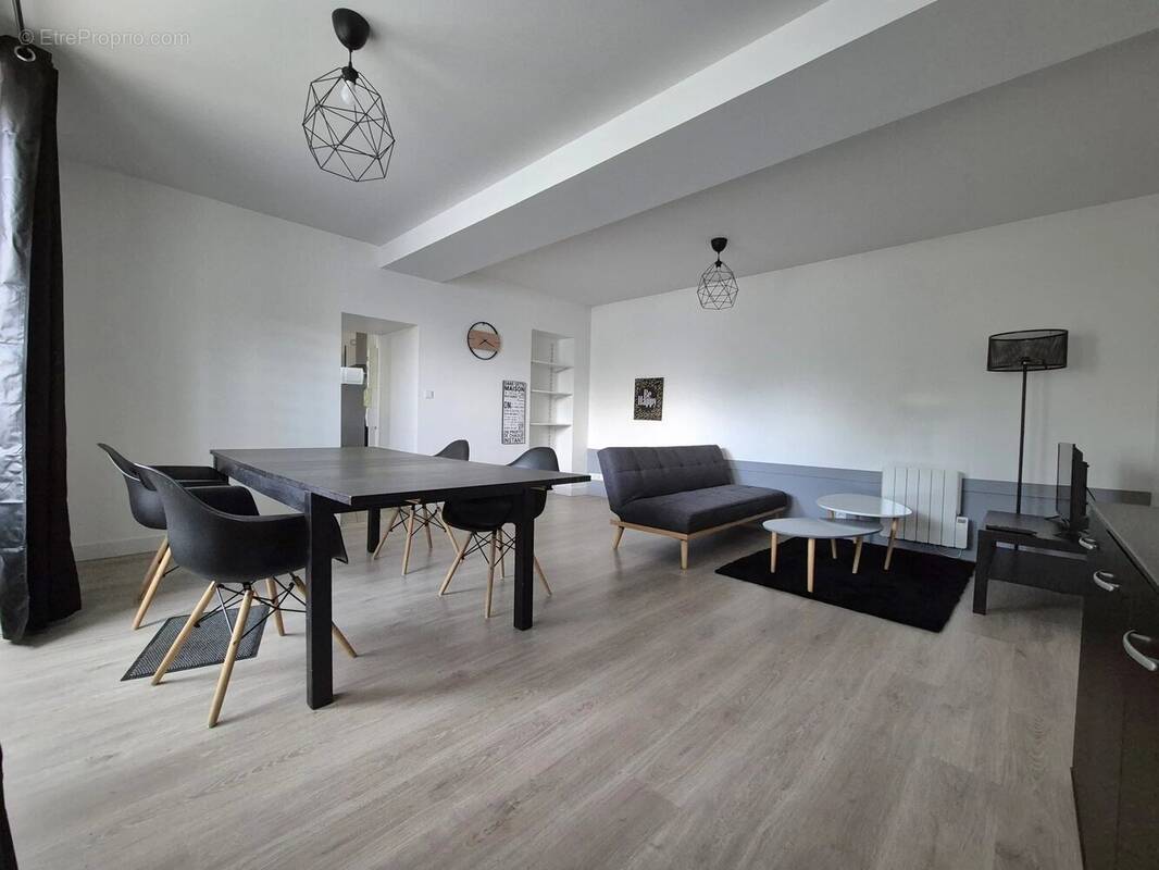 Appartement à CHANGE