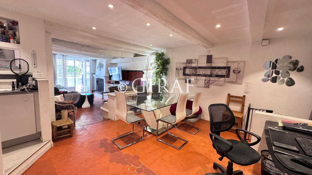 Appartement à LA COLLE-SUR-LOUP