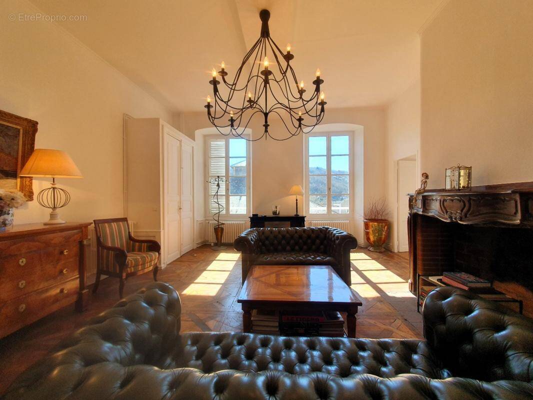 Appartement à VILLEFRANCHE-DE-ROUERGUE