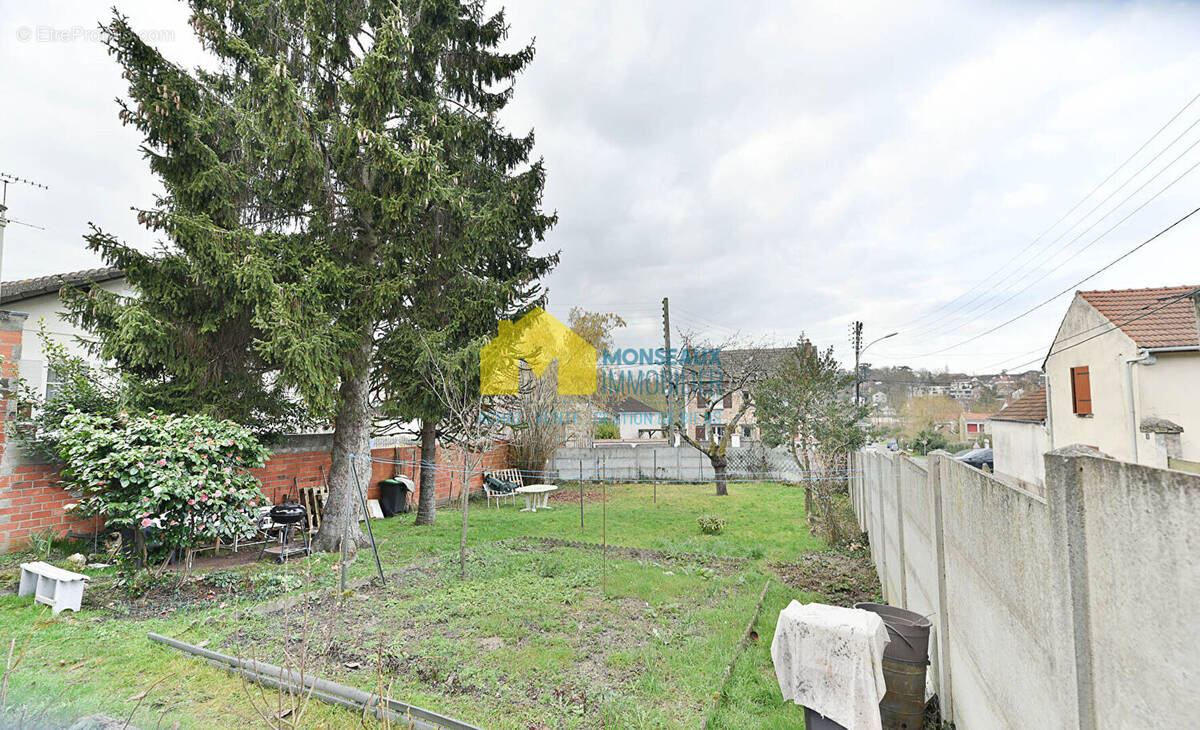 Terrain à VILLEMOISSON-SUR-ORGE