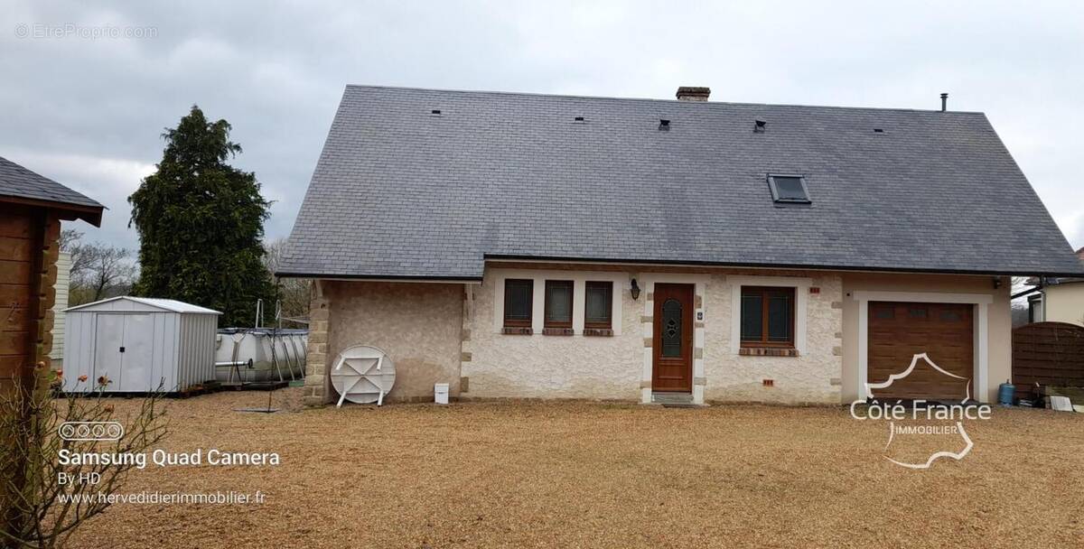 Maison à AVOISE