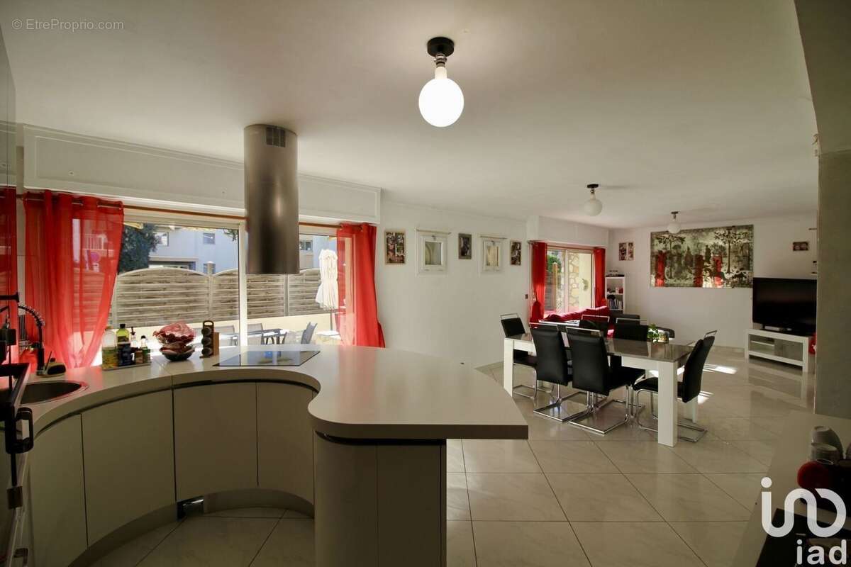 Photo 6 - Appartement à SAINT-LAURENT-DU-VAR