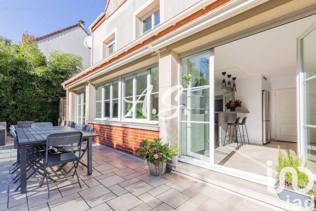 Photo 1 - Maison à VERRIERES-LE-BUISSON