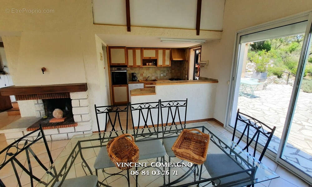Maison à ESPARRON-DE-VERDON
