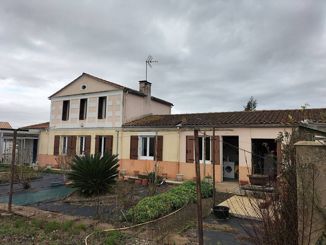 Maison à TONNAY-CHARENTE