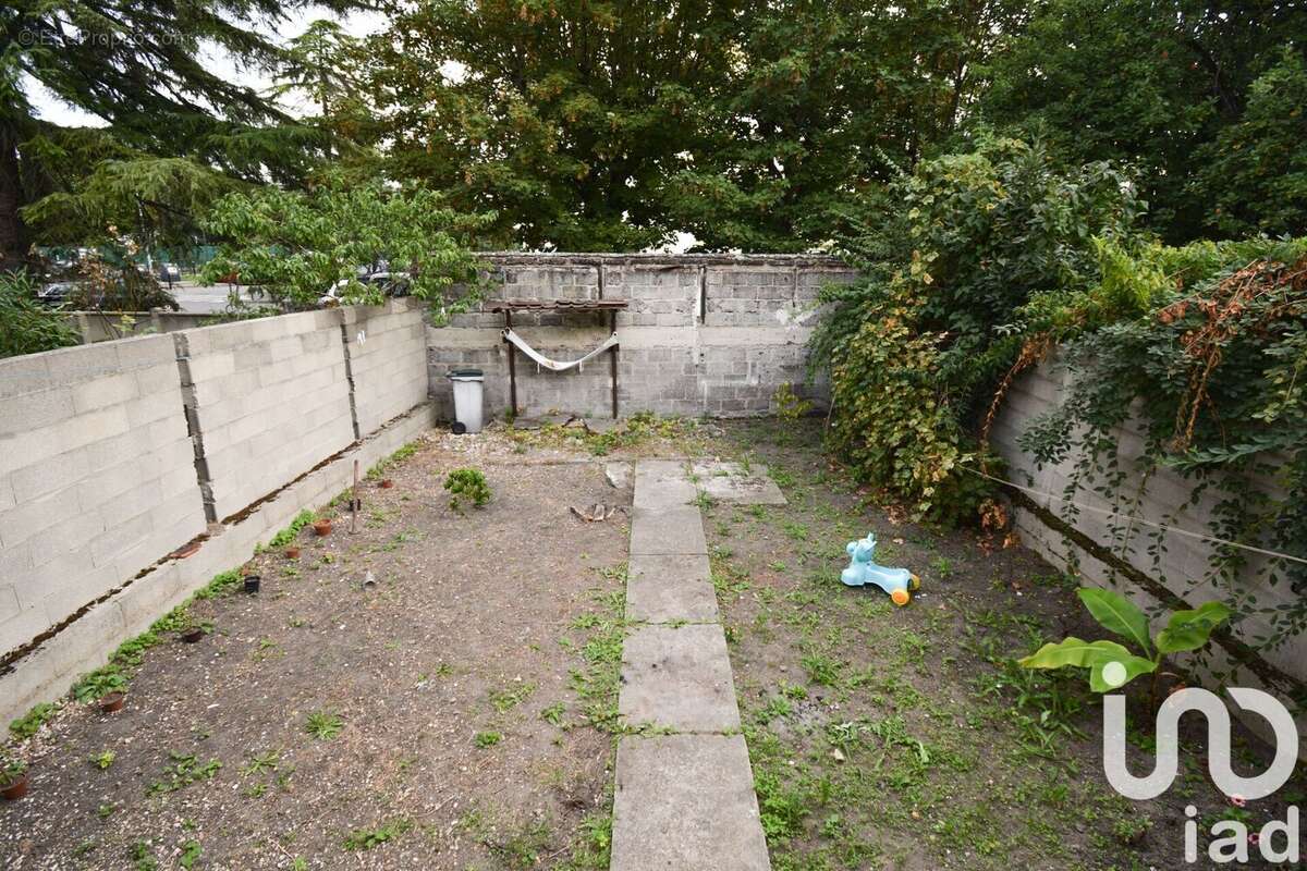 Photo 2 - Maison à LE BLANC-MESNIL