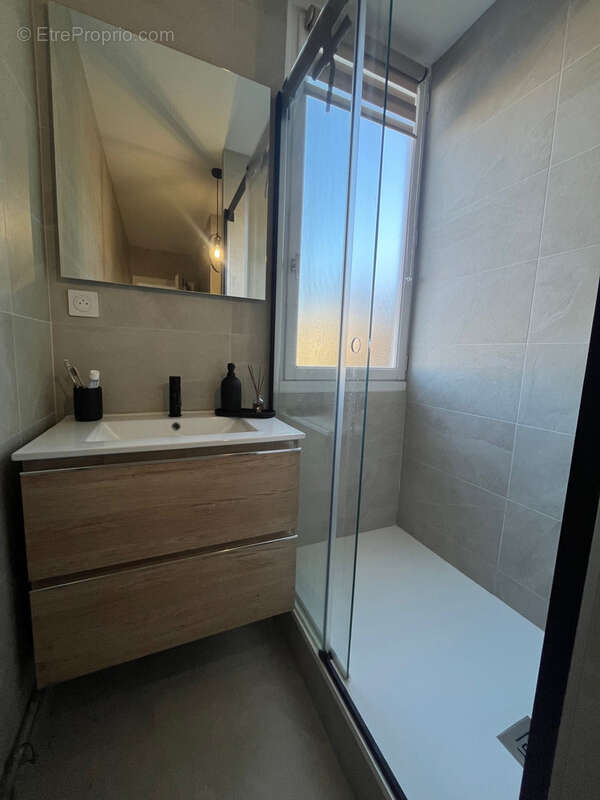 Appartement à DECINES-CHARPIEU