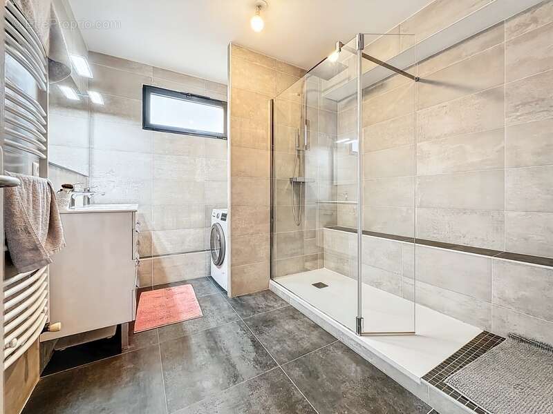 Appartement à CRAPONNE