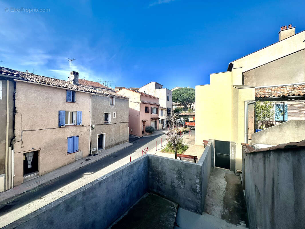 Appartement à PUGET-SUR-ARGENS