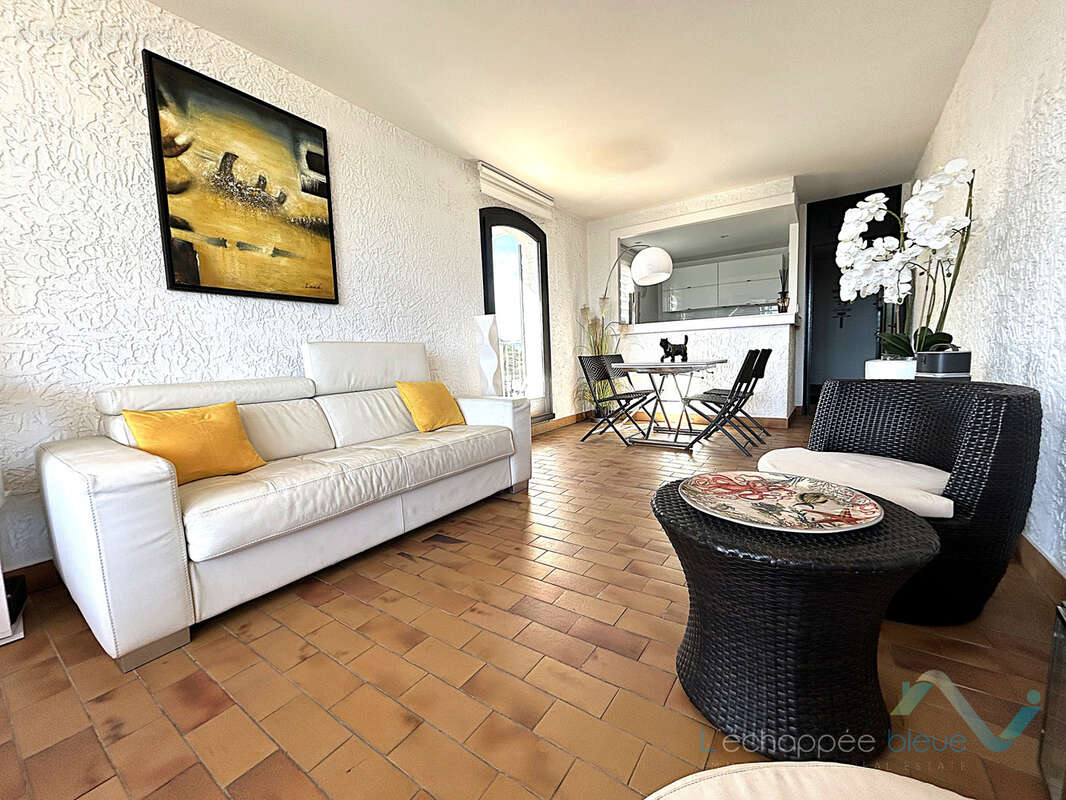 Appartement à COGOLIN