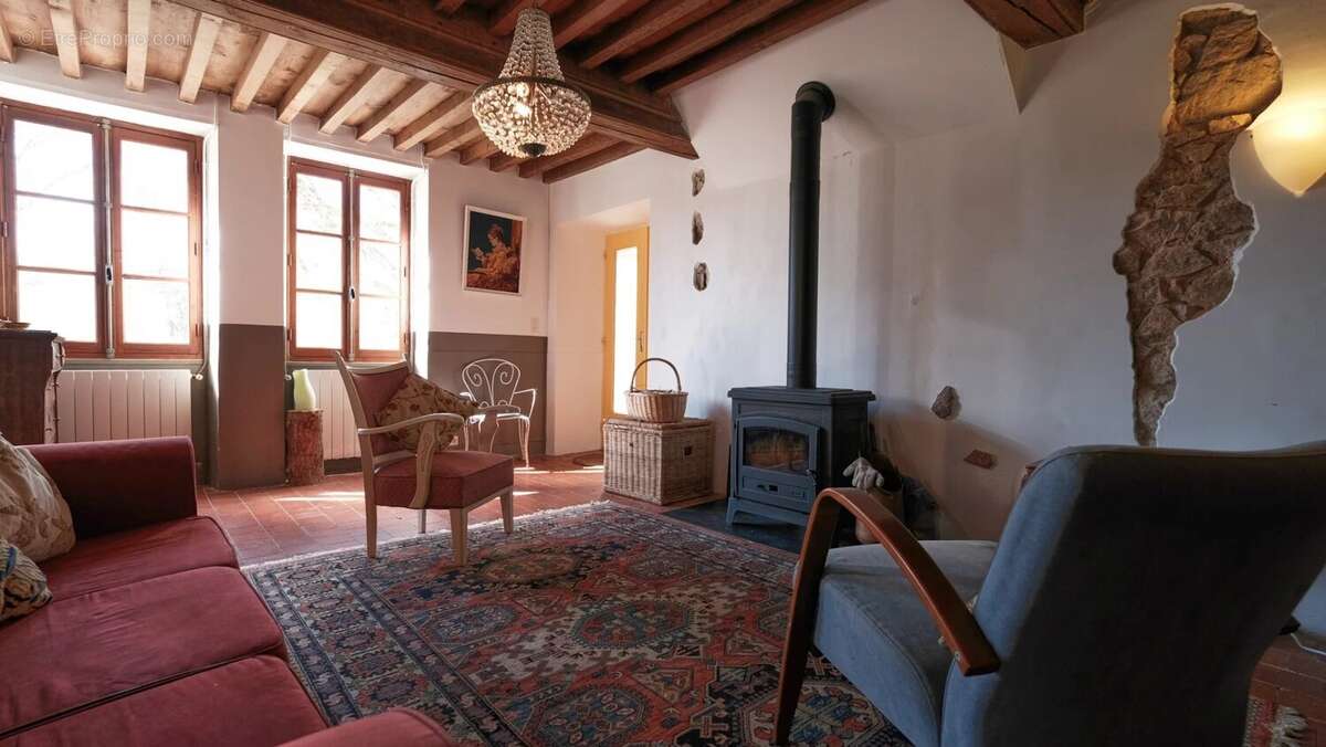 Maison à MONTSAUCHE-LES-SETTONS