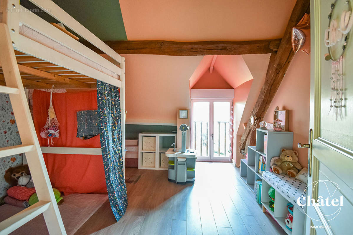 Maison à LA CHAPELLE-EN-SERVAL