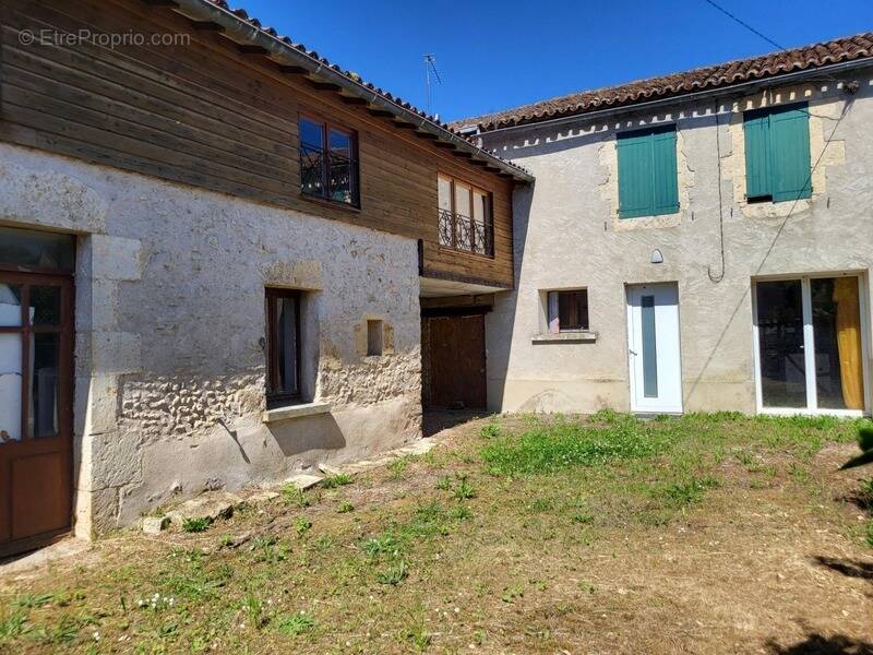 Maison à THENEZAY