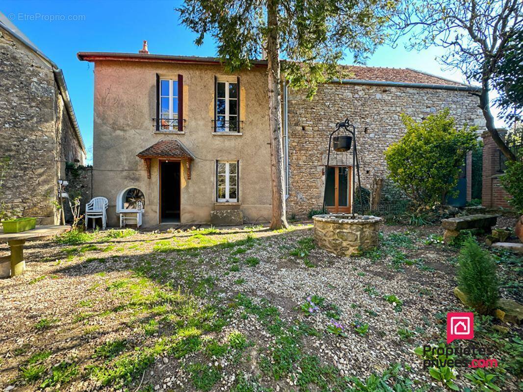 Maison à AVALLON