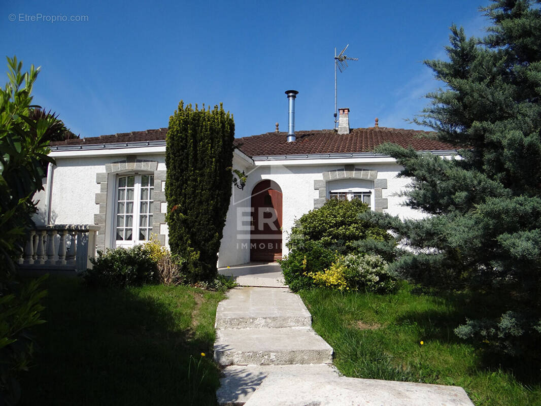 Maison à AUBIGNY