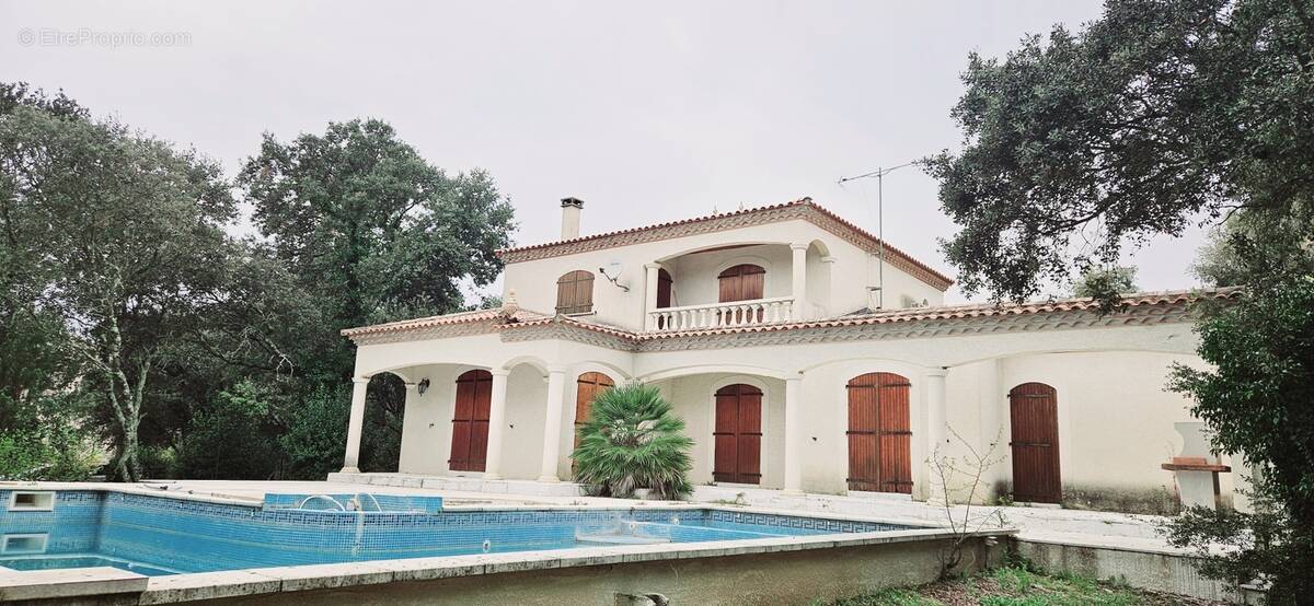 Maison à CASTRIES