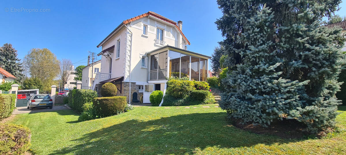 Maison à LIMEIL-BREVANNES