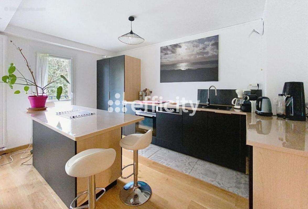 Appartement à LA CHAPELLE-EN-SERVAL