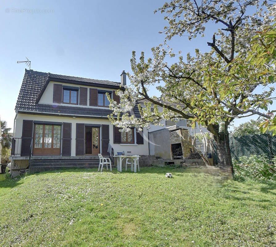 Maison à BRY-SUR-MARNE