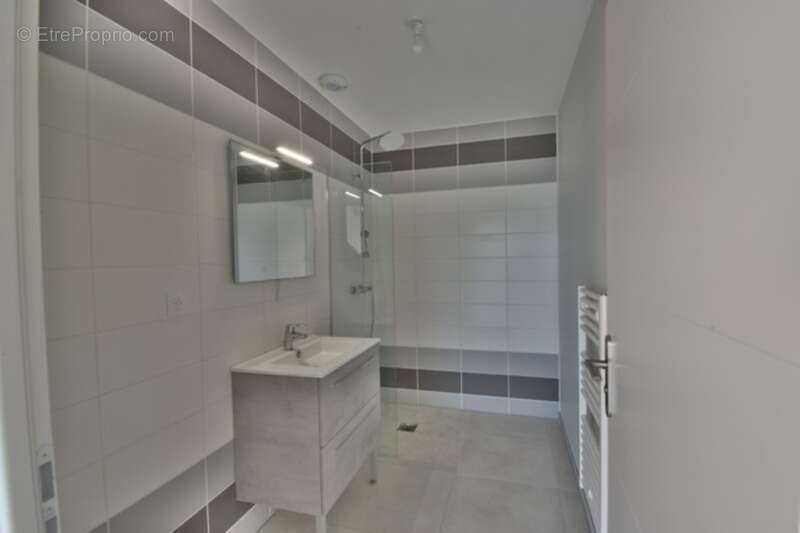 Appartement à OYE-PLAGE
