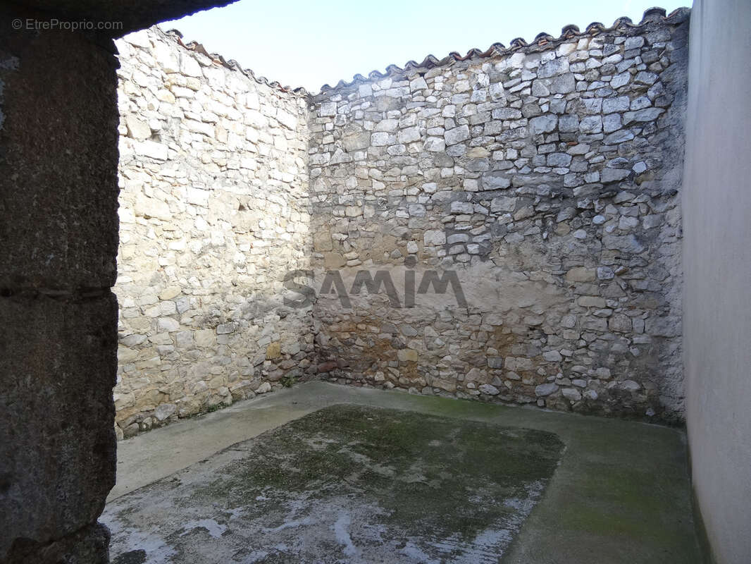Maison à COMBAS