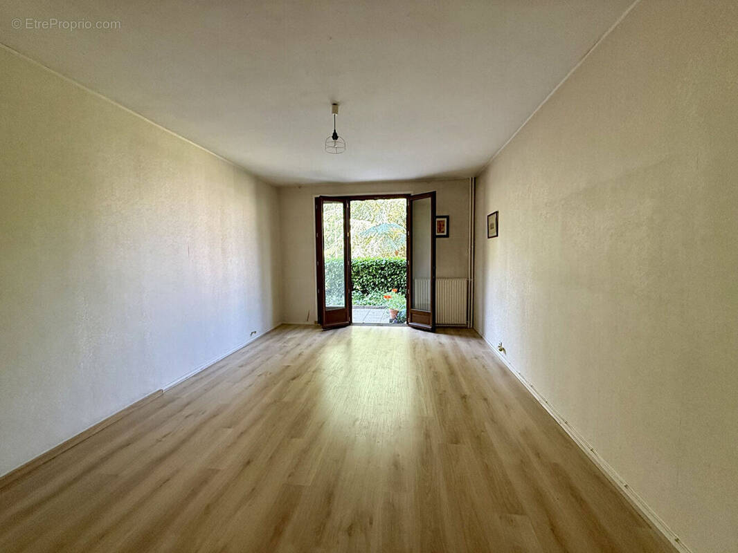 Appartement à SAINT-CYR-SUR-LOIRE