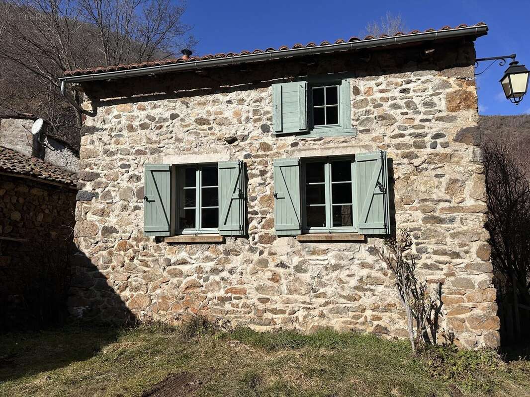 Maison à MOLOMPIZE