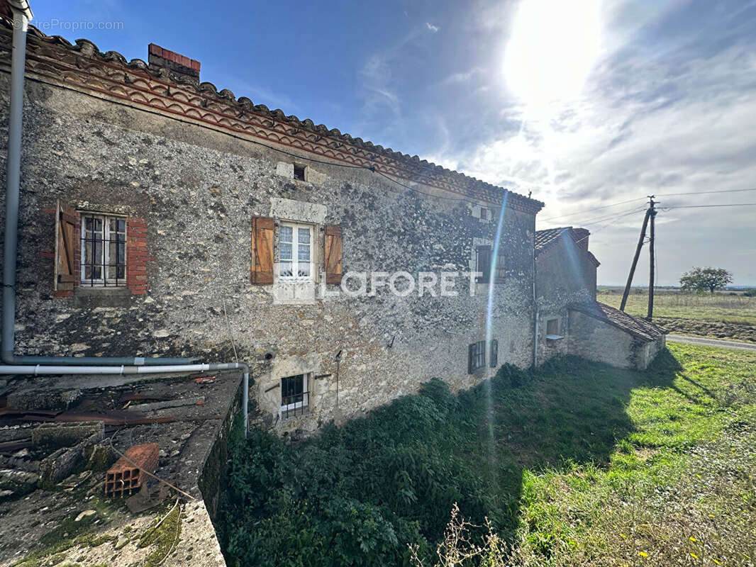 Maison à VIRAC