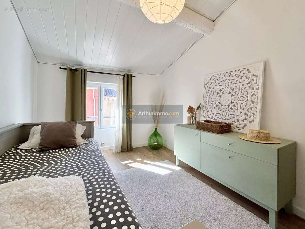 Appartement à BAGNOLS-EN-FORET