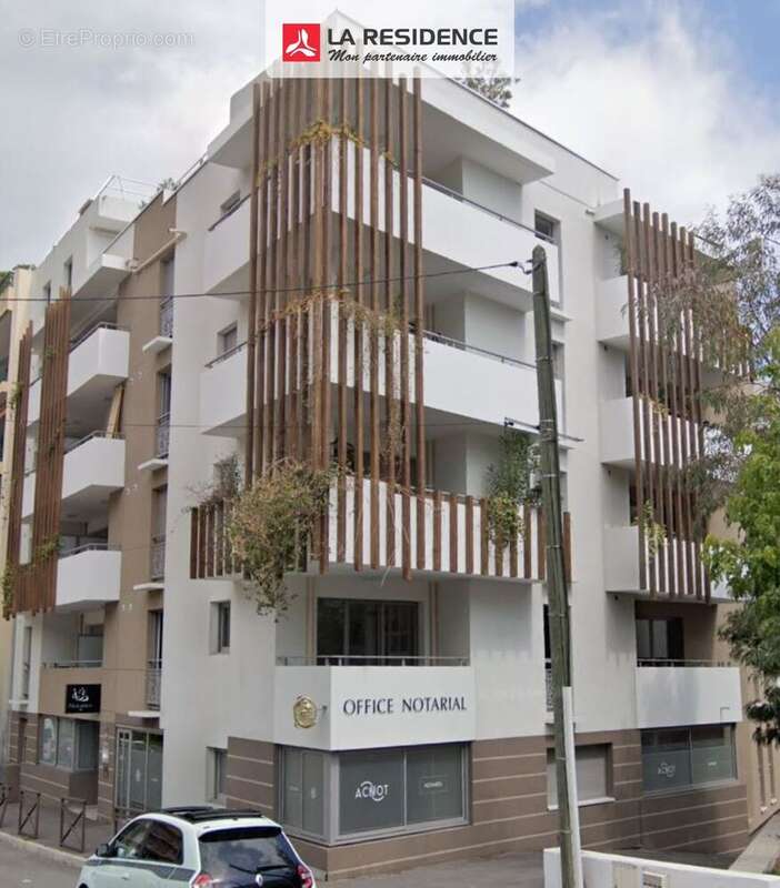 Parking à SAINT-LAURENT-DU-VAR