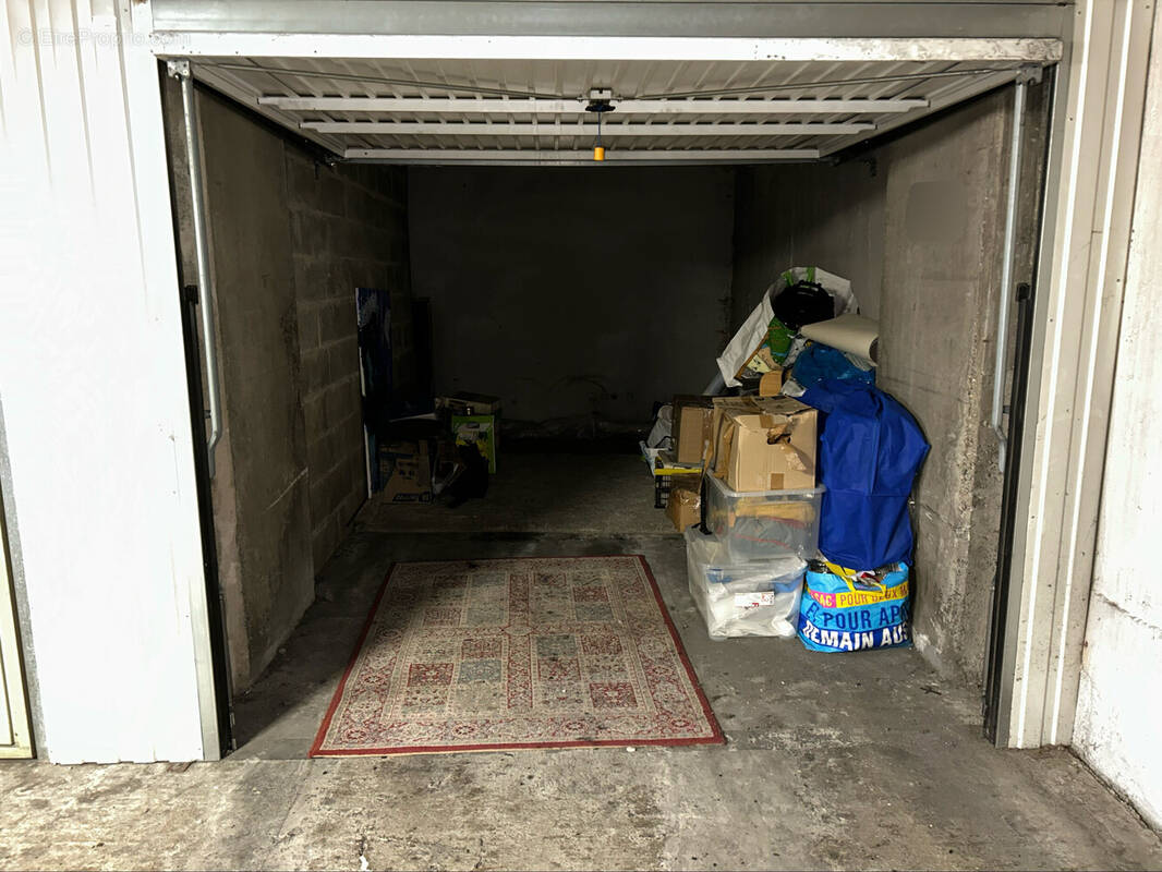 Parking à PARIS-19E
