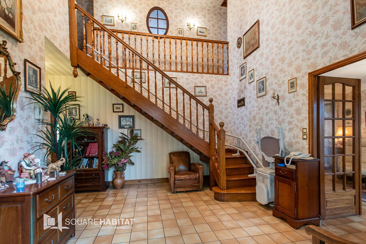 Maison à LA CAPELLE-LES-BOULOGNE