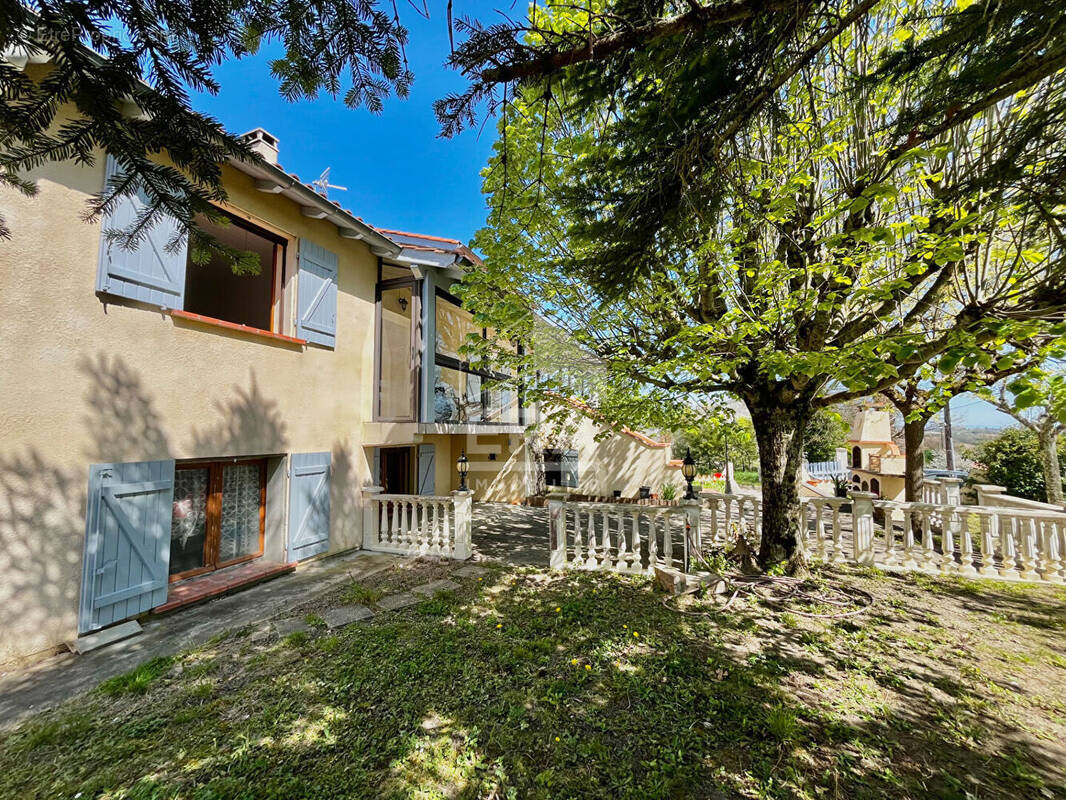 Maison à CADALEN