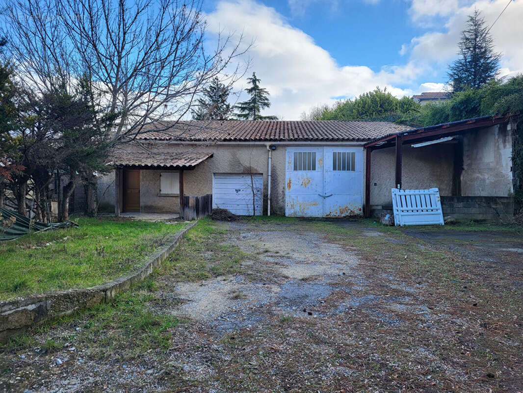 Maison à PIERREVERT