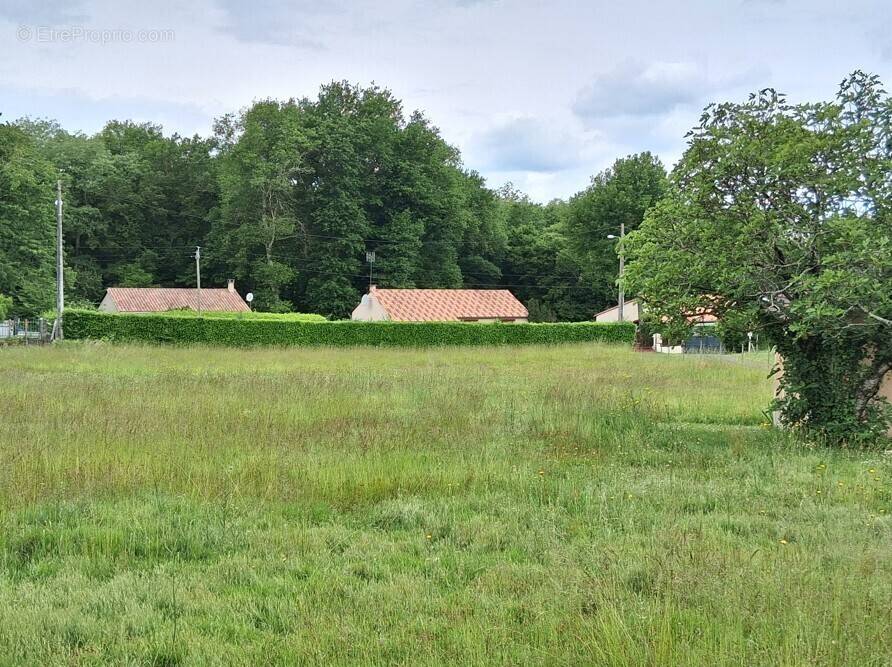 Terrain à MUSSIDAN