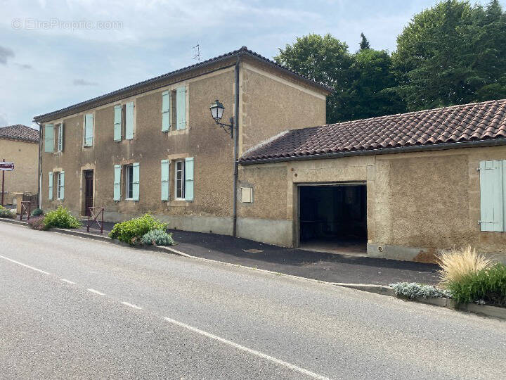 Maison à SEISSAN