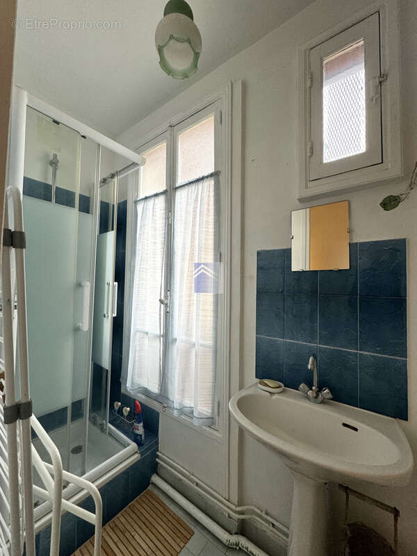 Appartement à COURBEVOIE