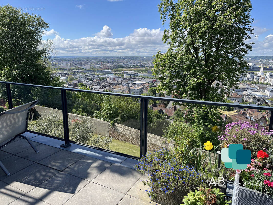 Appartement à MONT-SAINT-AIGNAN