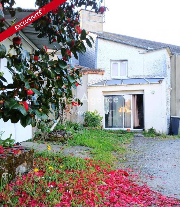 Maison à VIHIERS