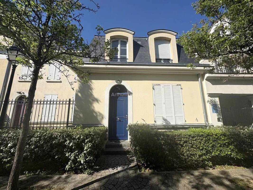 Maison à SERRIS
