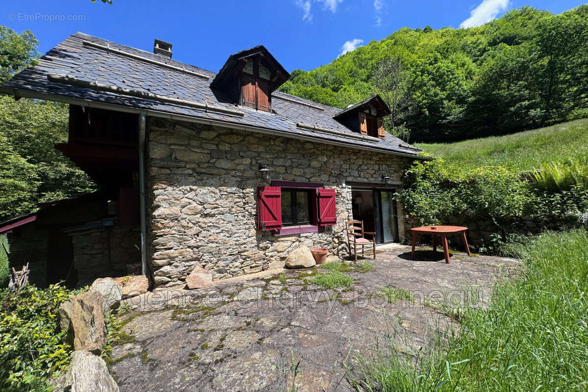 Maison à USTOU