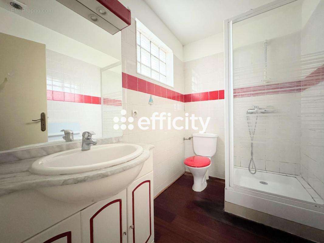 Appartement à SAINT-MAUR-DES-FOSSES