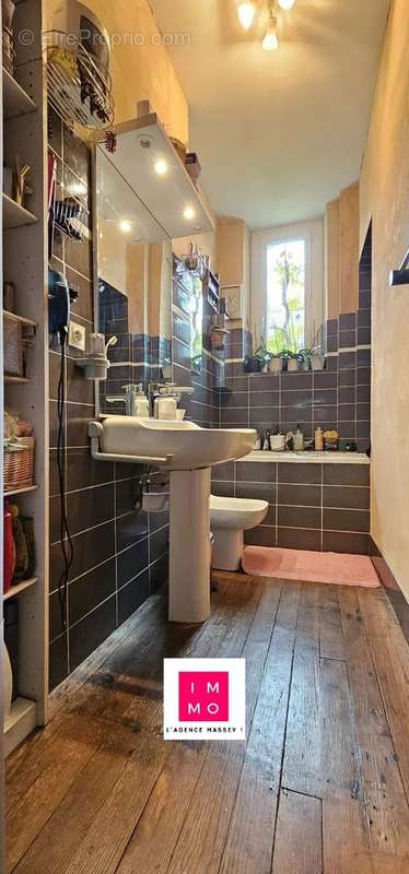 Appartement à AUREILHAN