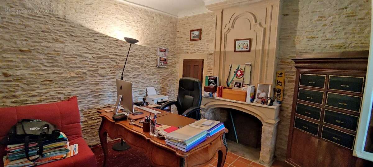 Maison à ARGENCES